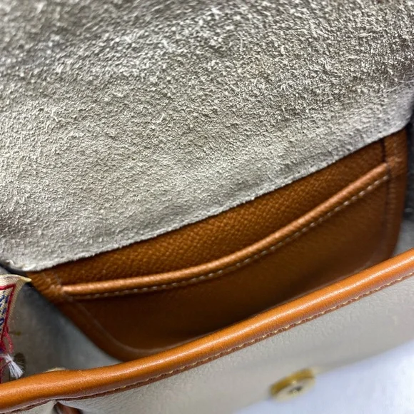 VINTAGE Dooney & Bourke Big duck Crossbody -Shoulder-BAG LEATHER WOMENS BEAUTY - Picture 13 of 16